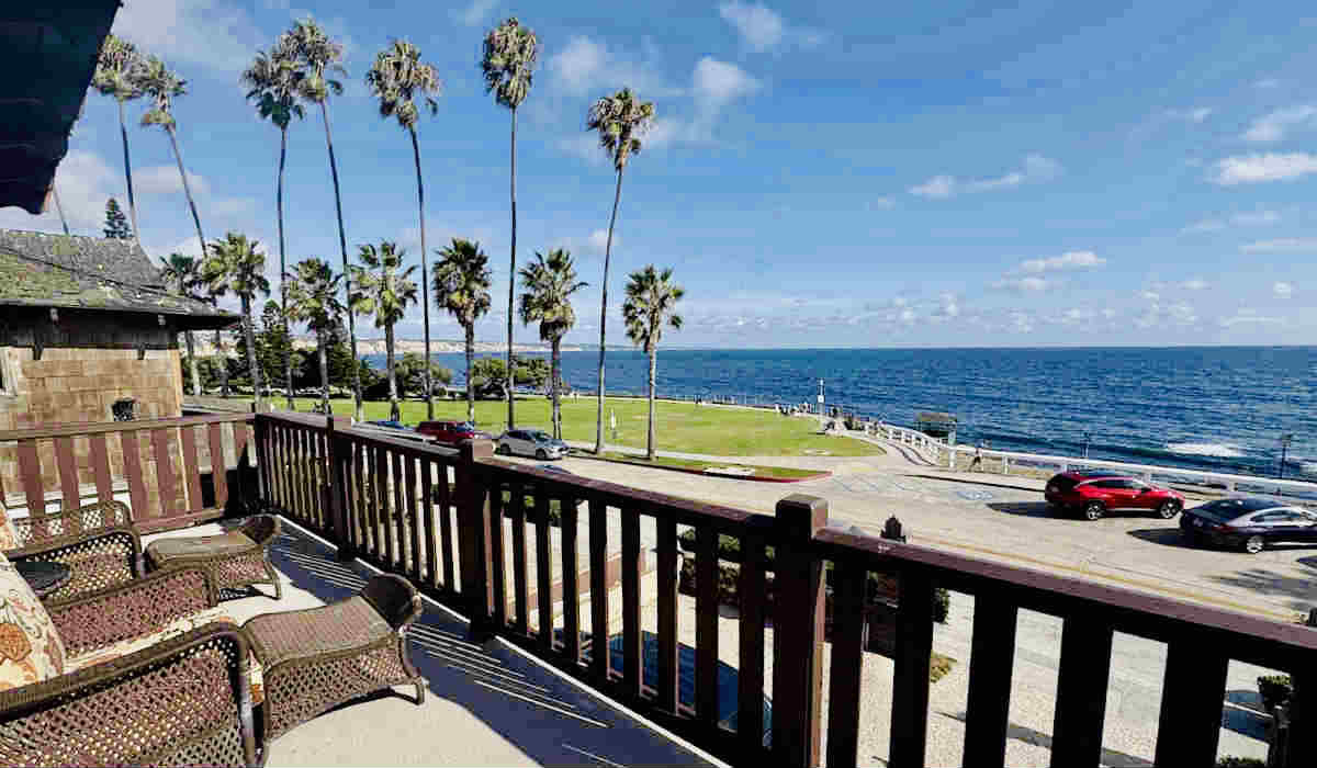 Photo of the Ocean View from The Pantai Inn, La Jolla CA