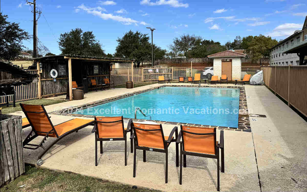 Outdoor Pool at the Best Western Plus in Fredericksburg, Texas