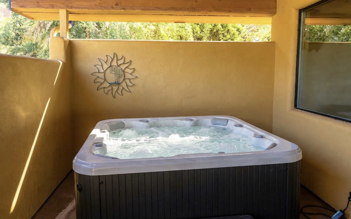 Private Outdoor Hot Tub, Inn Thunder Mountain, Sedona AZ