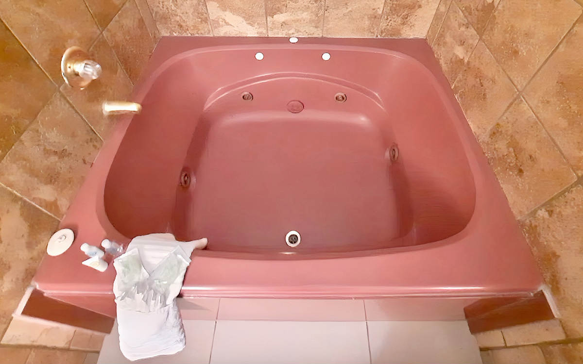 Quality Inn Whirlpool Suite, Little Rock