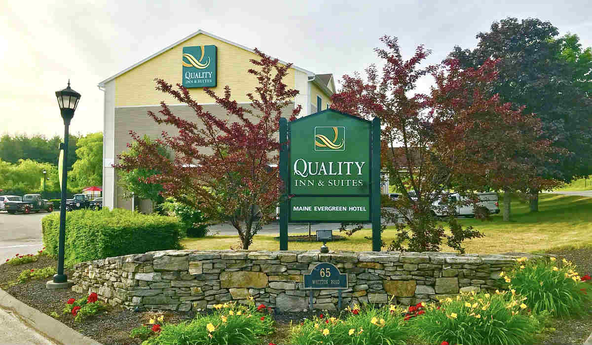 Quality Inn & Suites Maine Evergreen Hotel