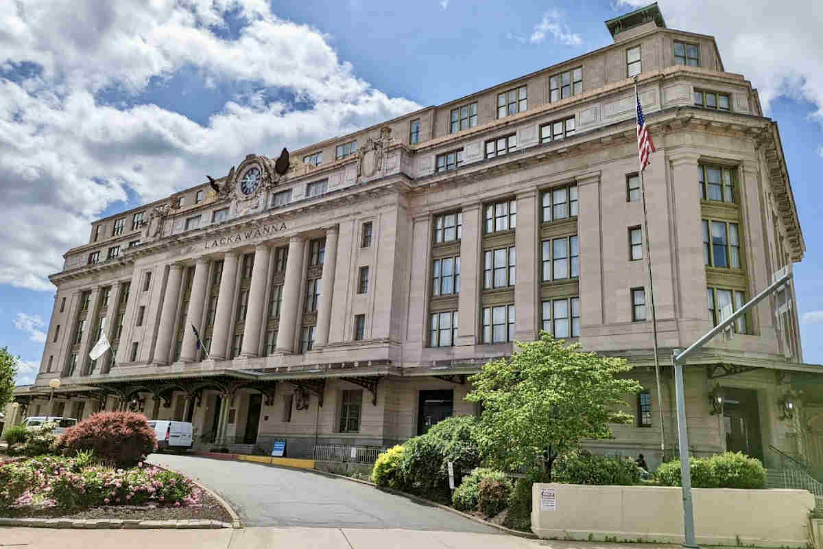 Outside View of the Radisson Lackawanna Hotel in Scranton, PA
