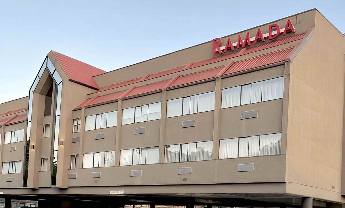 Ramada by Wyndham Kelowna Hotel