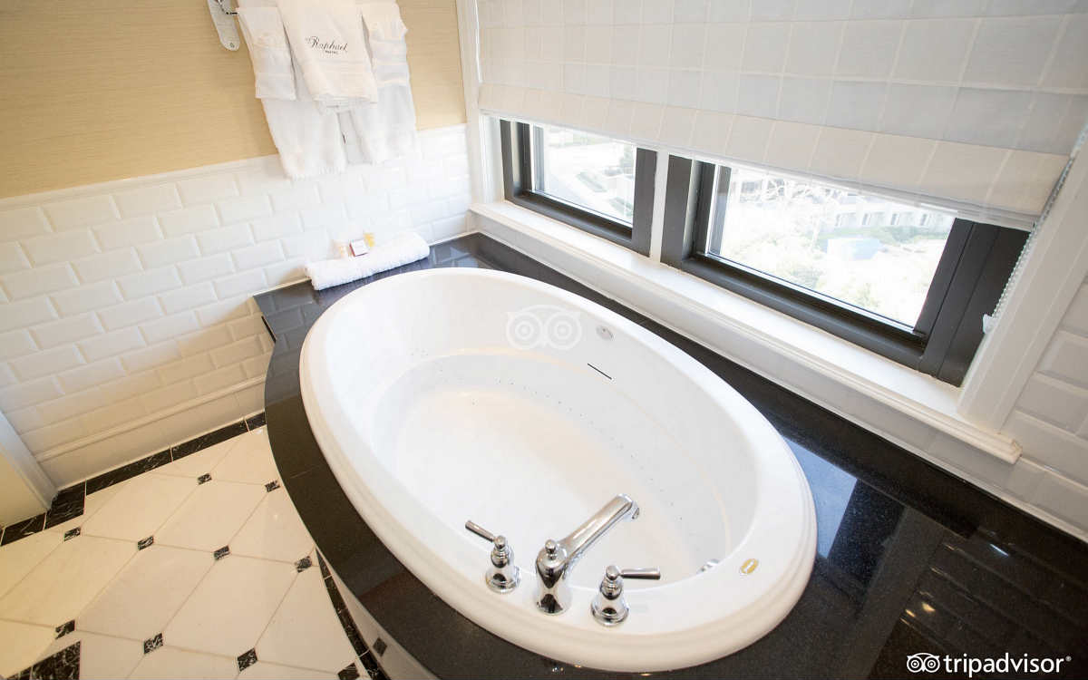 Beautiful Jeted Tub Suite at the Raphael Hotel, Kansas City, Missouri