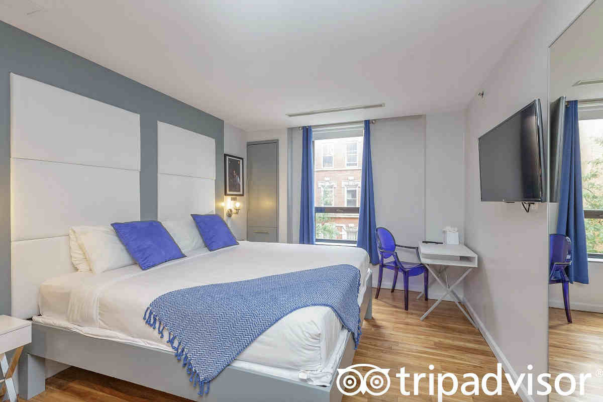 Room at the Ridge Hotel, NYC