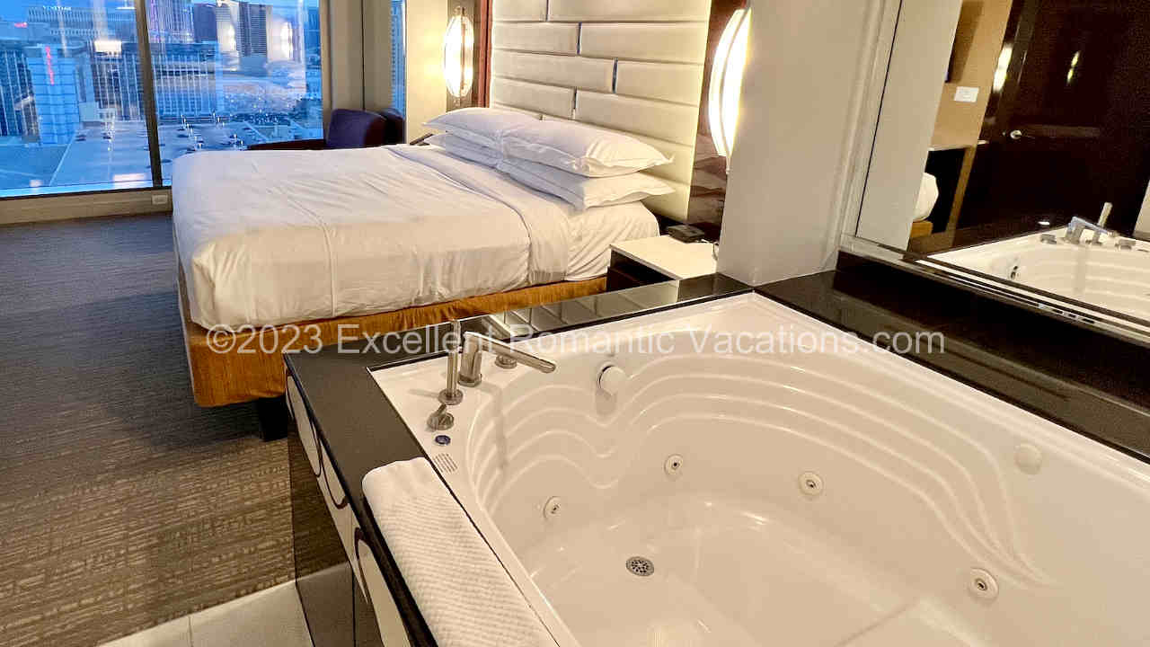 Spa Suite Hotel New York New York Las Vegas - YouTube