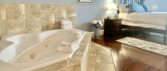 33 BEST Rhode Island Hotels with Jacuzzi Suites ❤️ 2024