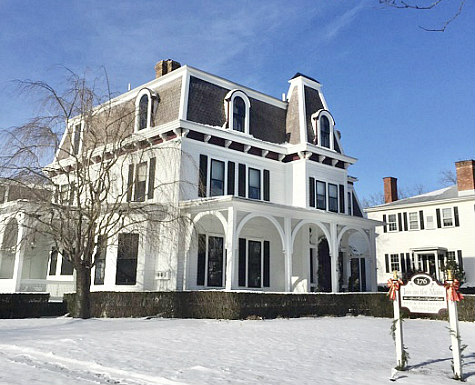 Romantic Inn with Spa Tub Suites in Canandaigua NY