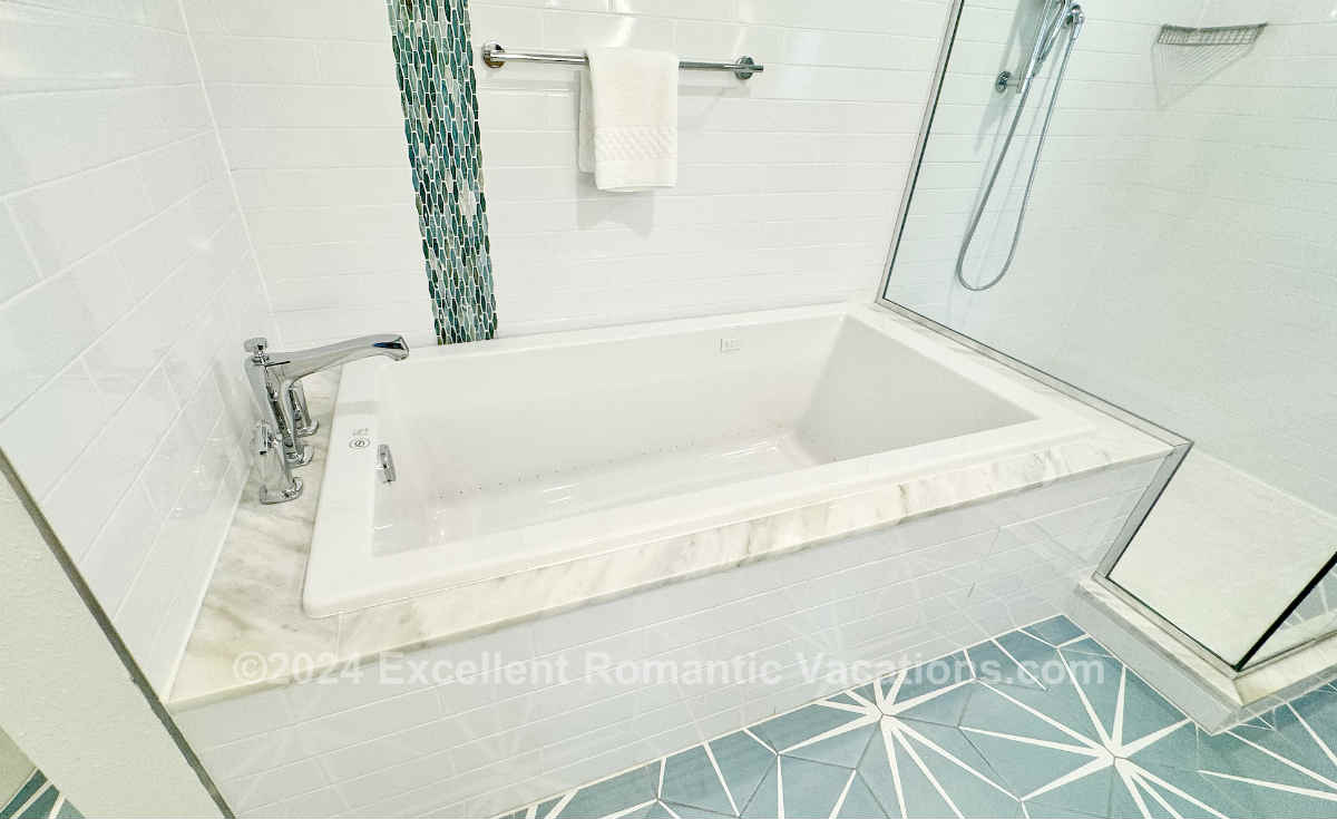 Hilton Doubletree King Spa Tub Suite in Naples, Florida