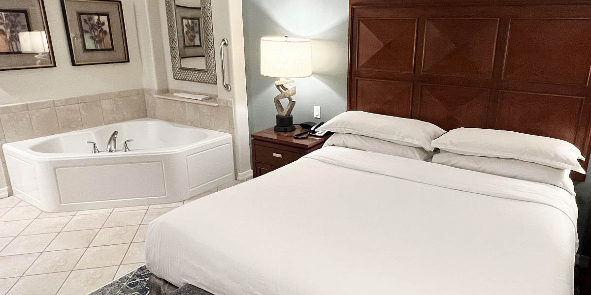 Romantic Sheraton Scottsdale suite with in-room jetted hot tub