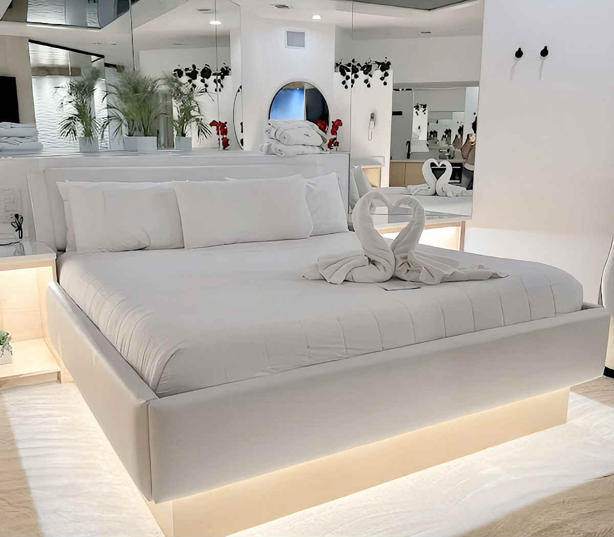 Romantic Suite King Bed at Sybaris Pool Suites, Mequon, Wisconsin