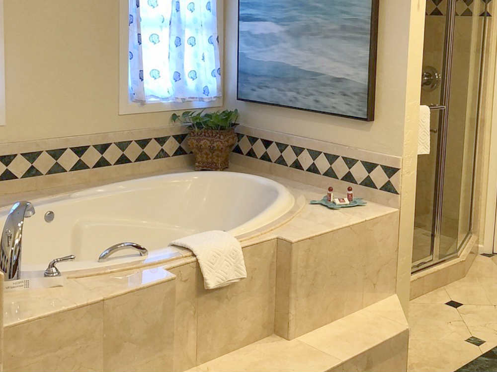 Hillcrest House B&B Spa Tub Suite in San Diego