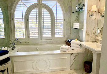 Santa Monica Hot Tub Suite