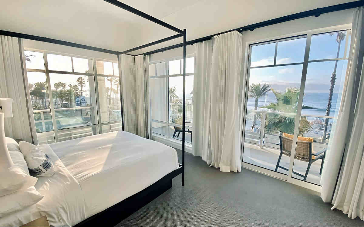 Beautiful Honeymoon Ocean View Suite at Seabird Resort in Oceanside, California