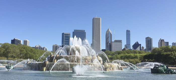 Chicago's Famous Skyline & Buckingham Fountain