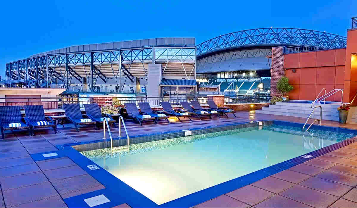 Rooftop Pool at the Silver Cloud Seattle Stadium Hotel, Seattle WA