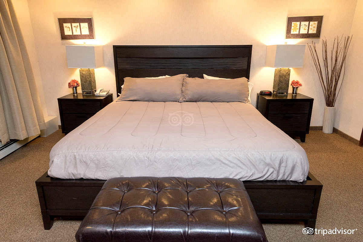 Sophie Station Suites Bedroom