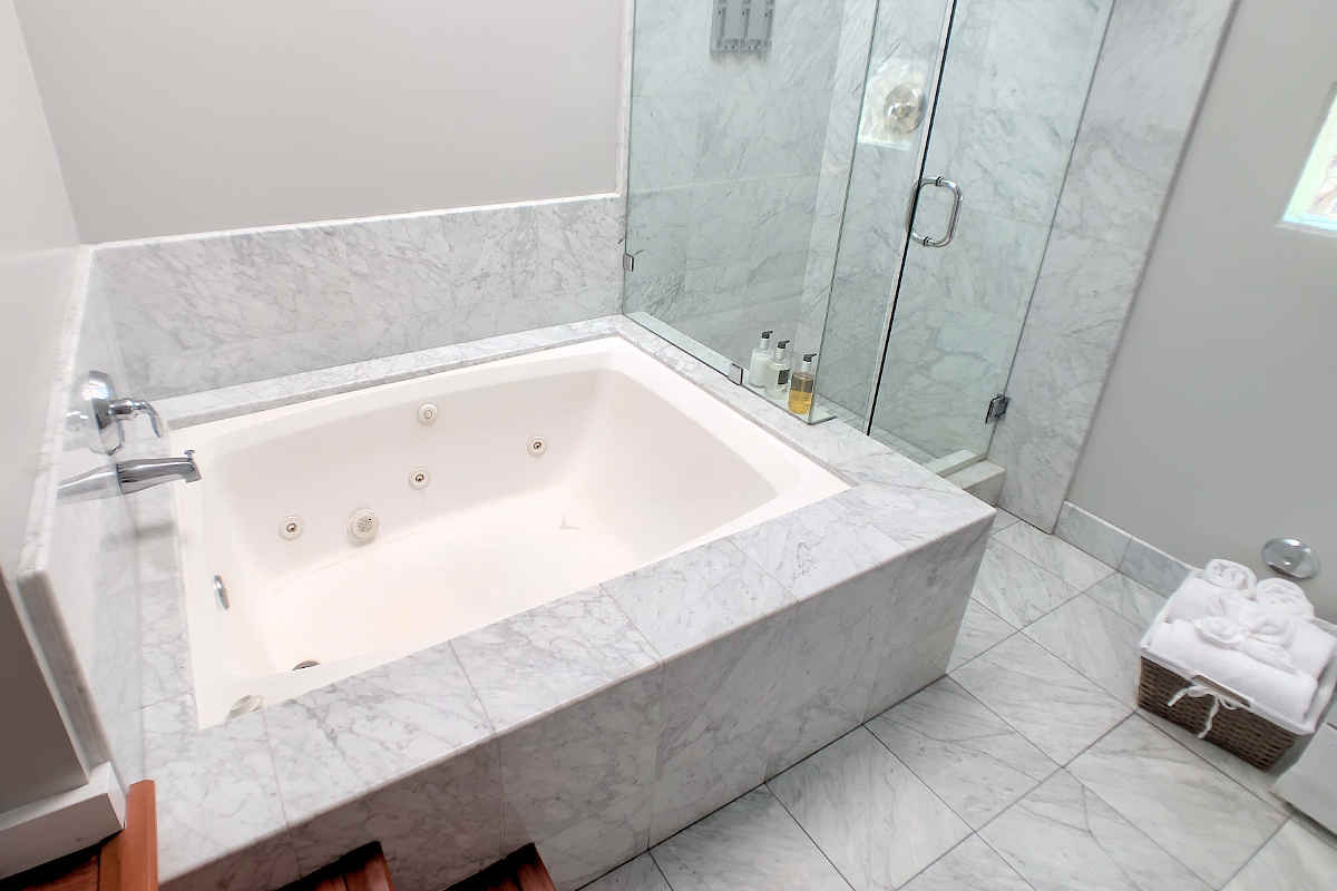 Spa Tub Suite at the Newport Beach Hotel