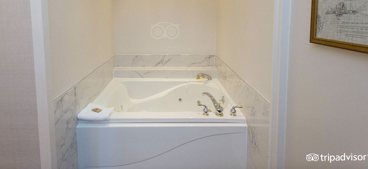 Luxury In-Suite Jetted Tub at Royal Sonesta Hotel in New Orleans, LA