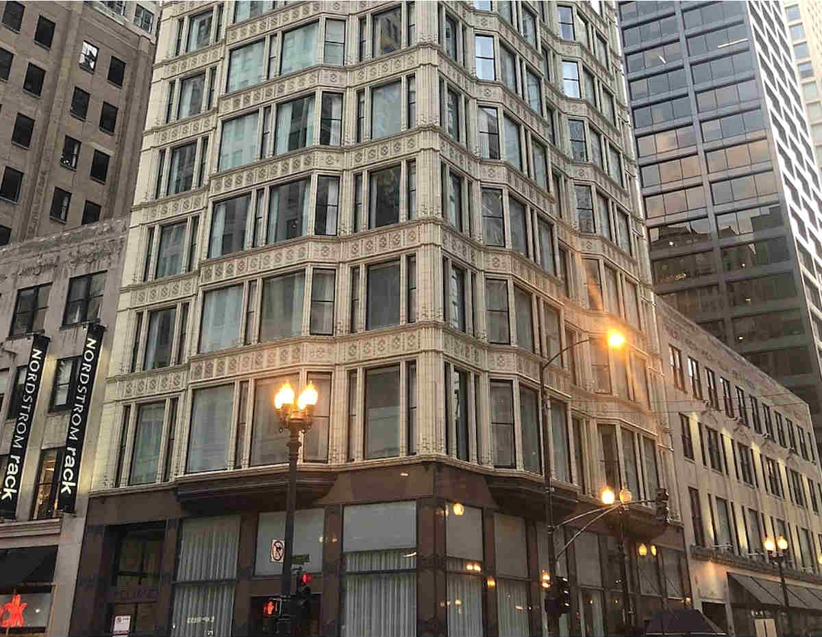 Romantic Getaways in and Around Chicago Hotels, Inns & Things To Do