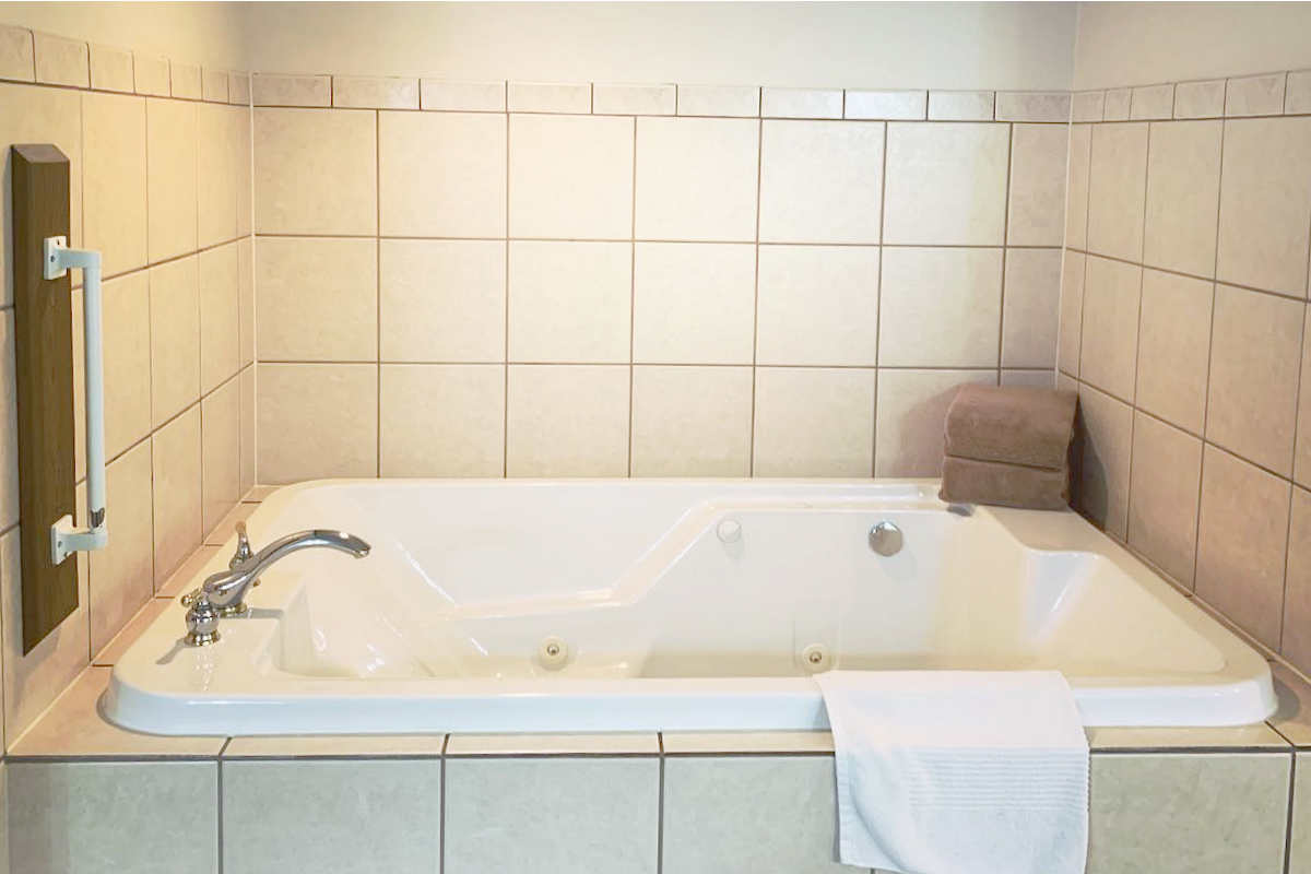 Large In-Room Jetted Tub at the Stone Mill Hotel in Lanesboro MN