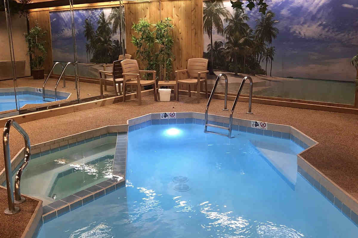 Private Plunge Pool Suite at Sybaris, Frankfort IL