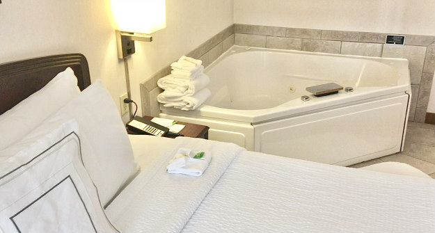 jacuzzi in bath room - Picture of Welcomhotel Bella Vista  Chandigarh-Panchkula - Tripadvisor