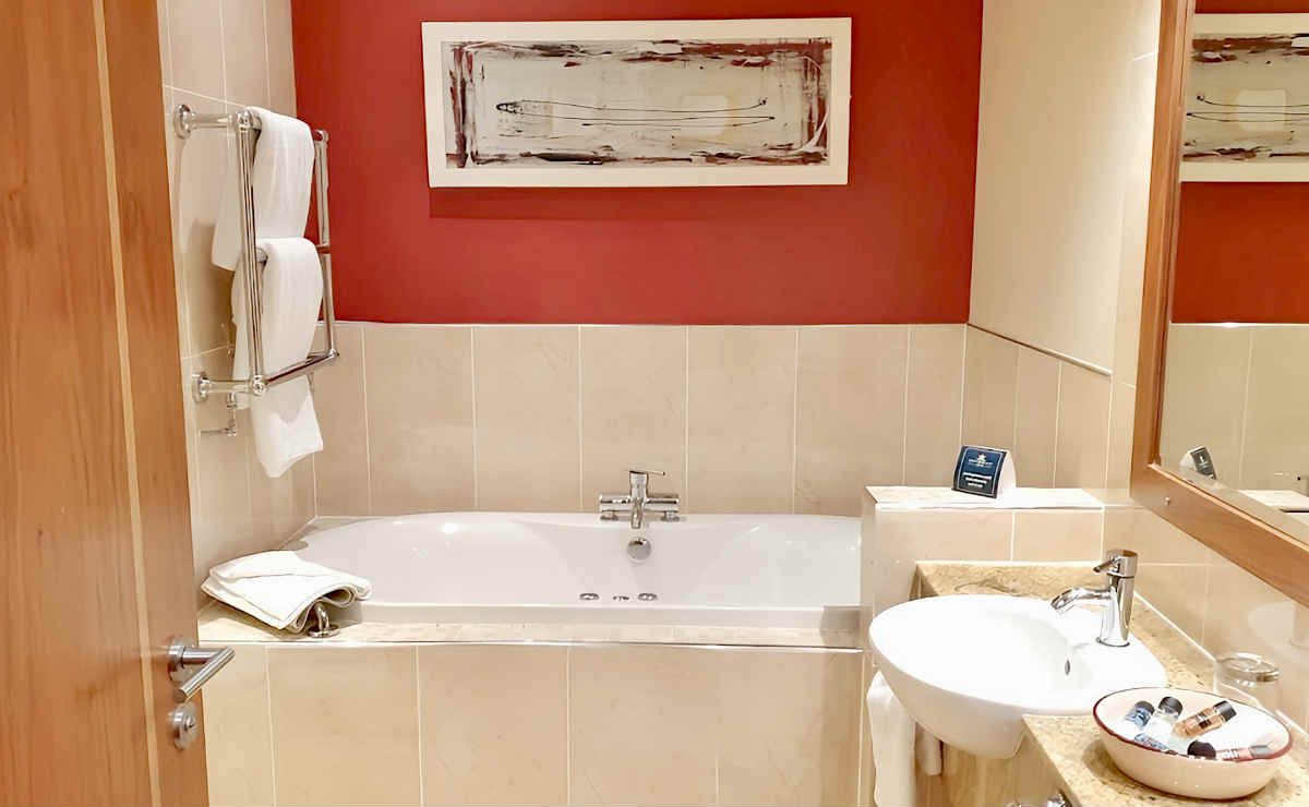 Attractive Spa Bath Suite at theTullamore Court Hotel in County Offaly, Ireland