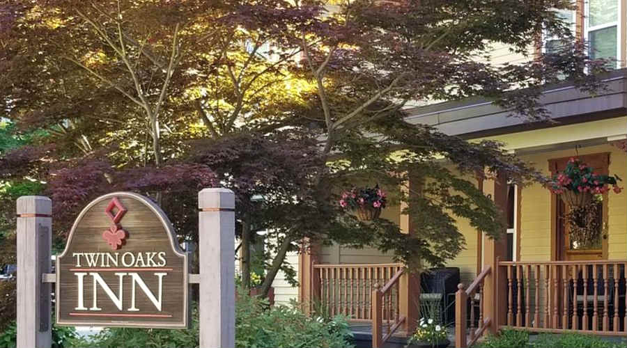 Front of the The Twin Oaks Inn, Saugatuck MI