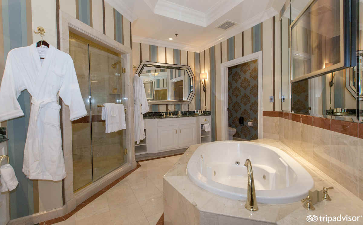 Italian-Themed Whirlpool Suite at the Venetian Hotel, Las Vegas NV