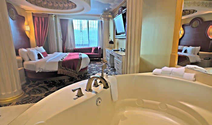 Las Vegas Hotels With A Jacuzzi In Room In 2021