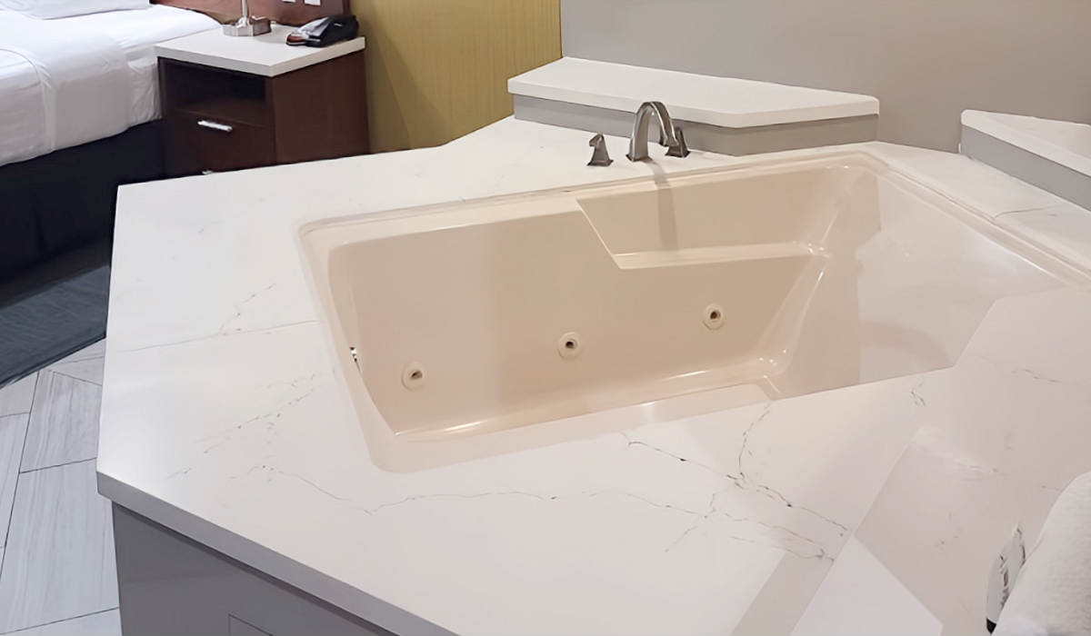 Whirlpool Suite at Best Western Plus Gardena CA