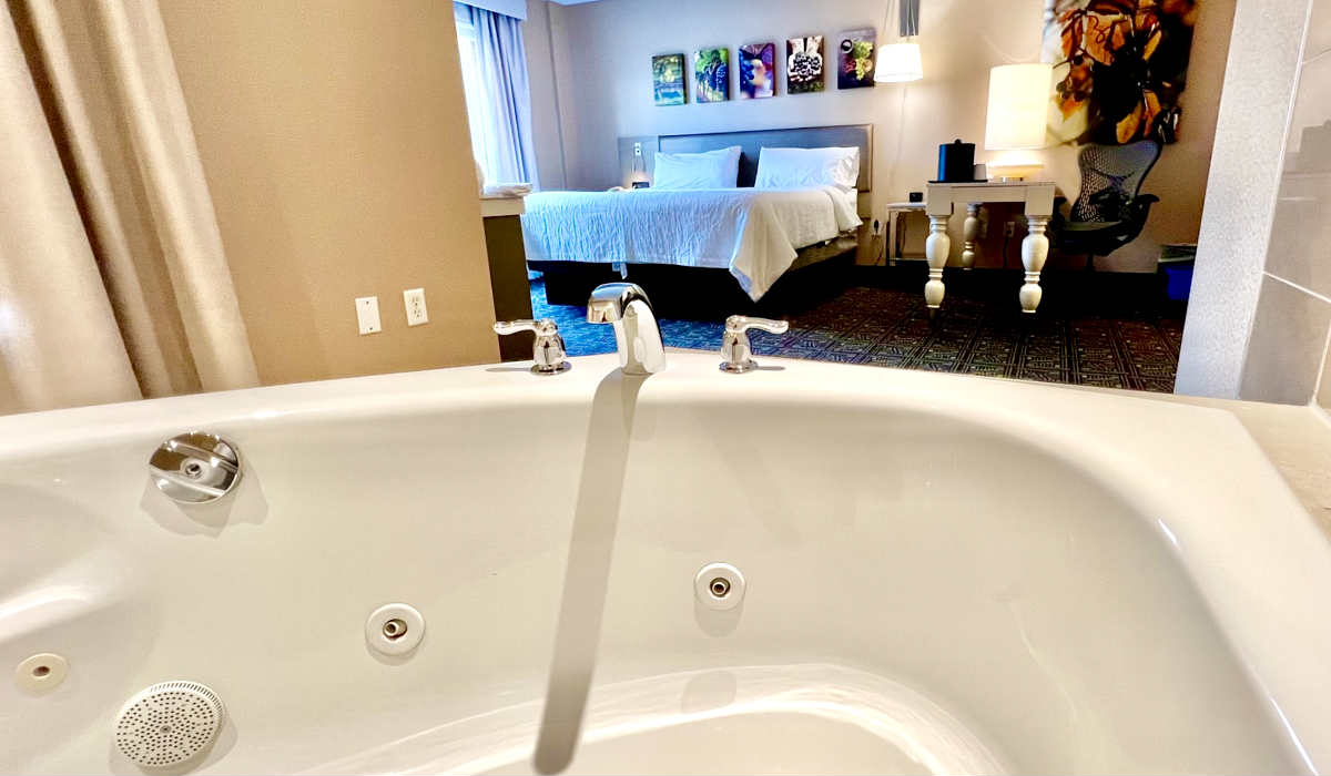 Las Vegas Hotels With A Jacuzzi In Room In 2021