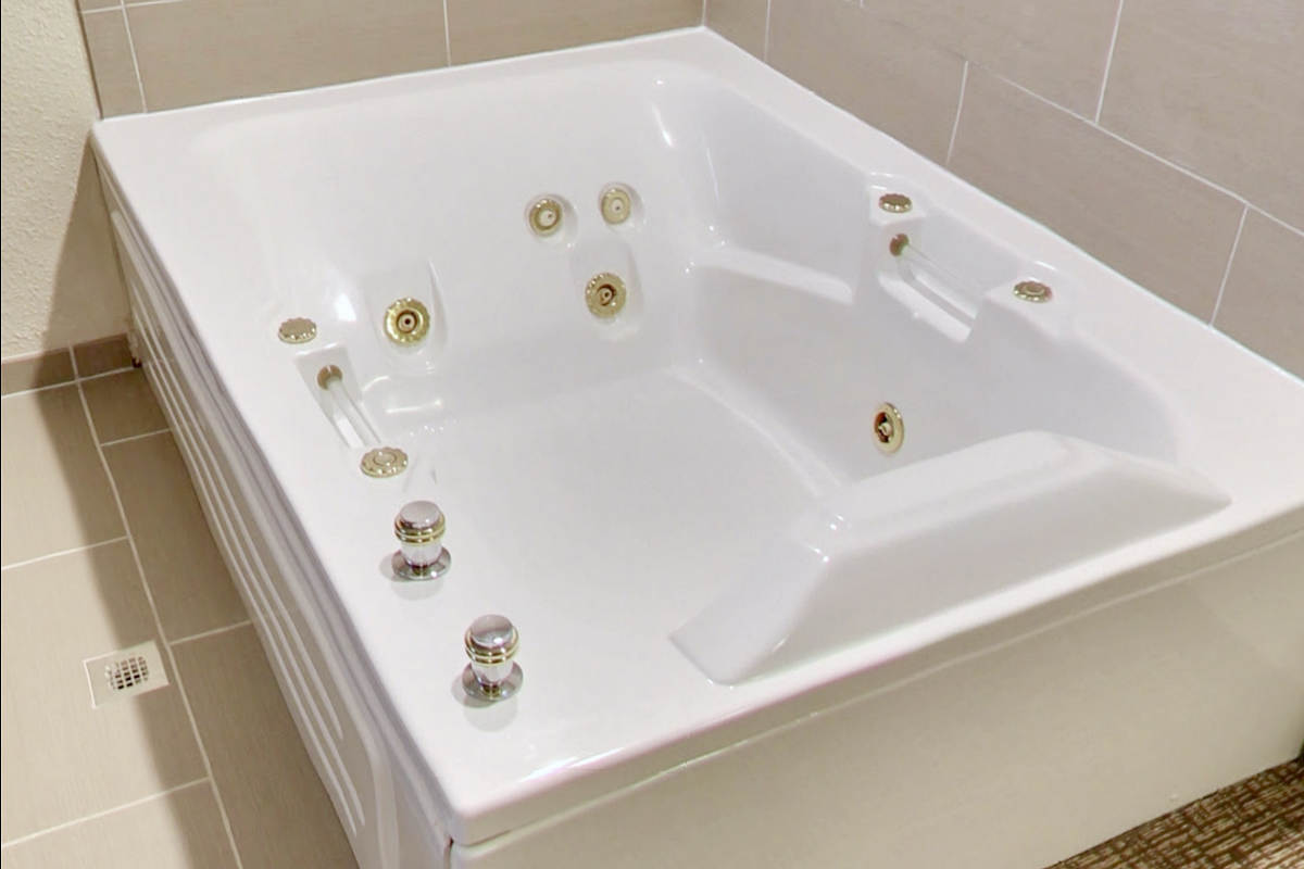 Detroit Hot Tub Suites Motor City Spa Tub Fun from 155