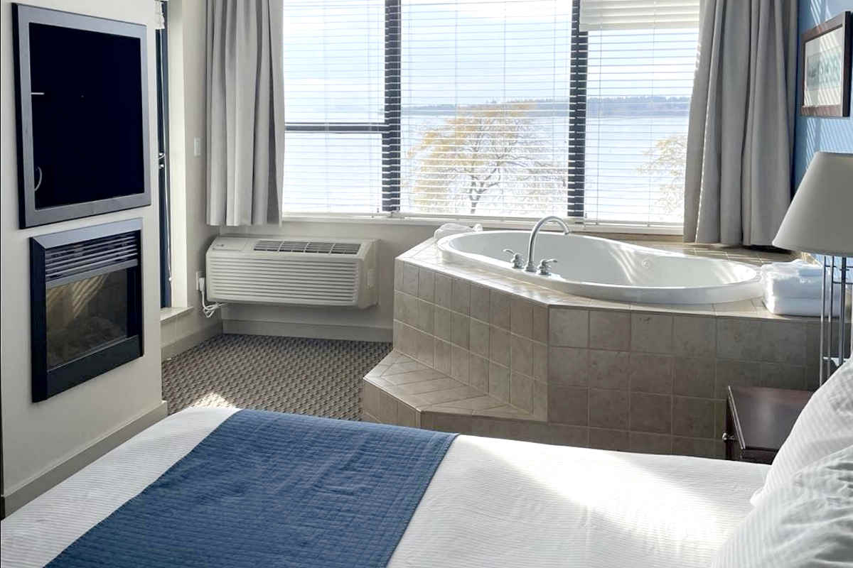 White Rock BC Hotel In-Room Whirlpool Tub with Ocean View