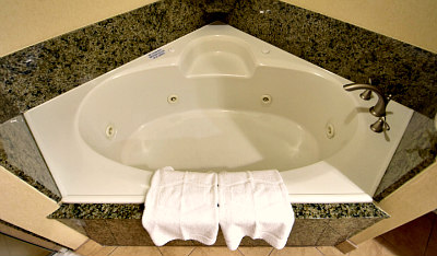 Hotel Rooms with Jacuzzi® Suites & Hot Tubs - Excellent Romantic Vacations