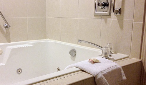 Seattle Hot Tub Suites Hotels With In Room Whirlpool Tubs Seatac Spa Tub Suite