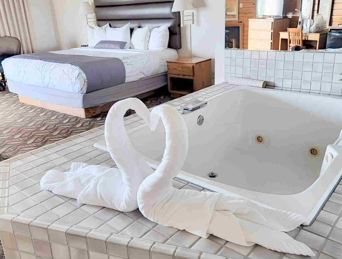 Whirlpool Suite with Romantic Towel Doves at the Adobe Resort in Yachats, OR.
