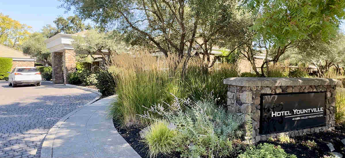 Front of the Hotel Yountville in Napa Valley, CA